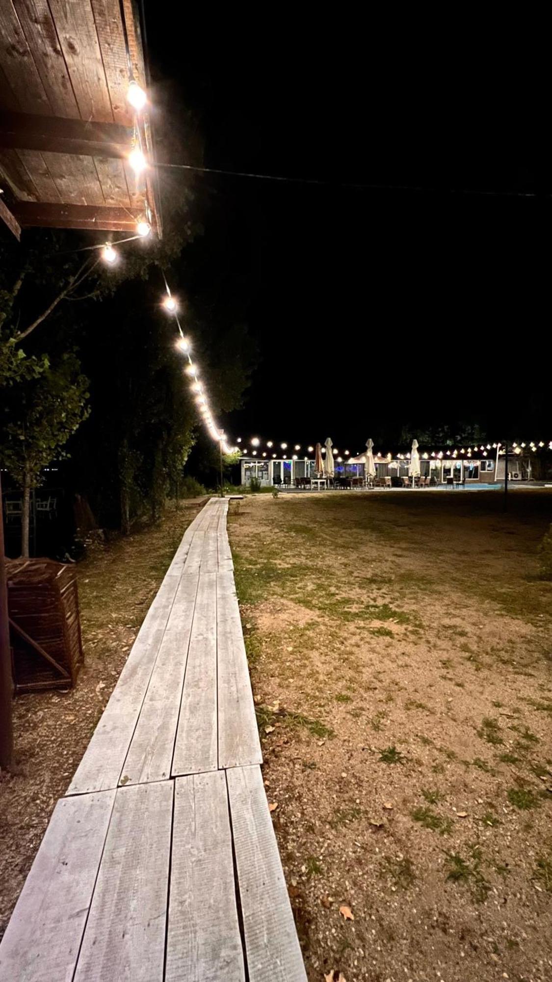 Mojo Beach Budeasa Mare Buitenkant foto